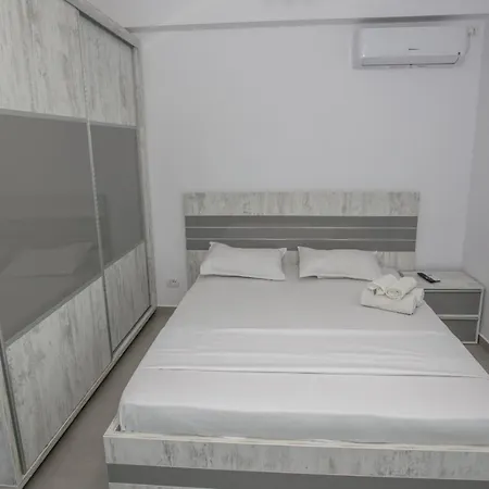 Apartment C&y Marco Mamaia