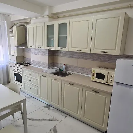 C&y Marco Apartment Mamaia